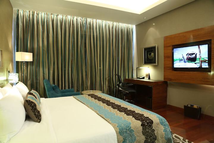Room 3 of 87