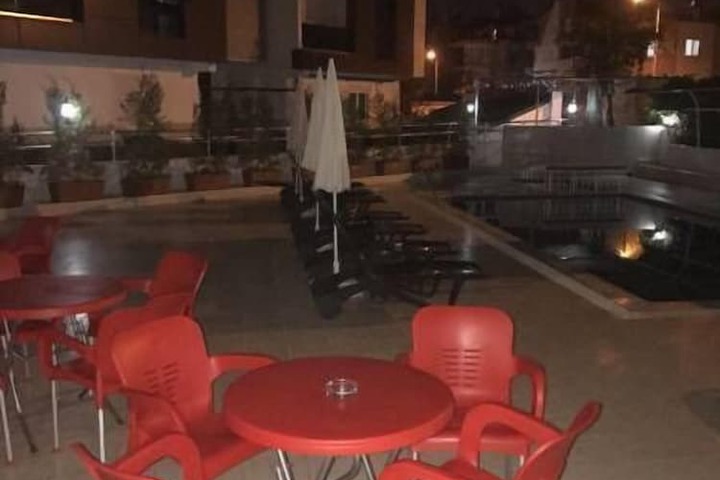 Pool Hotel