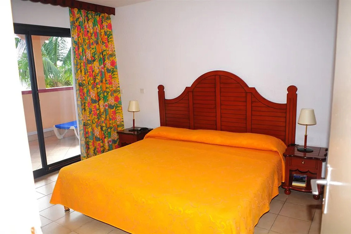 Room 5 of 27