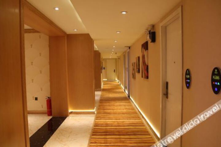 Hotel Interior 8 of 32