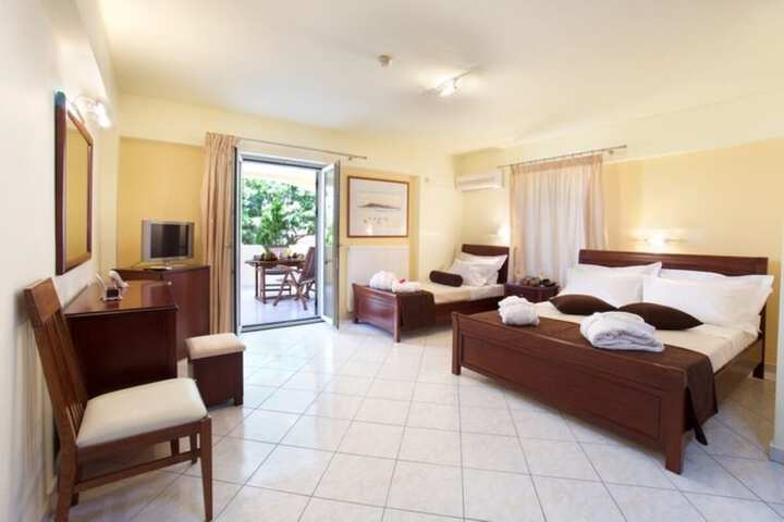 Room 3 of 25