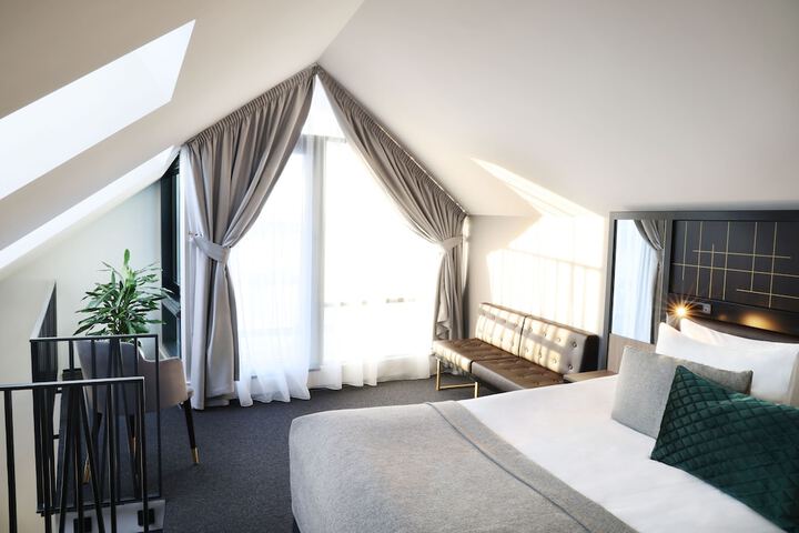 Room 20 of 97