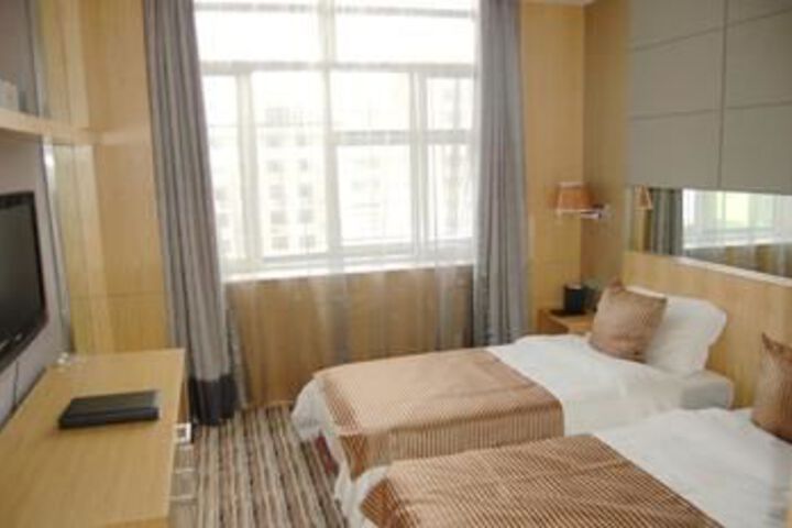 Room 8 of 44