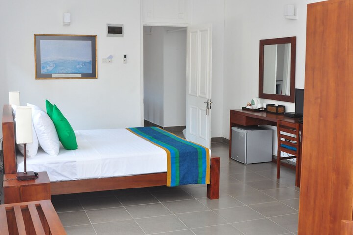 Room 9 of 20