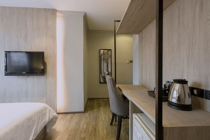 Room 33 of 63