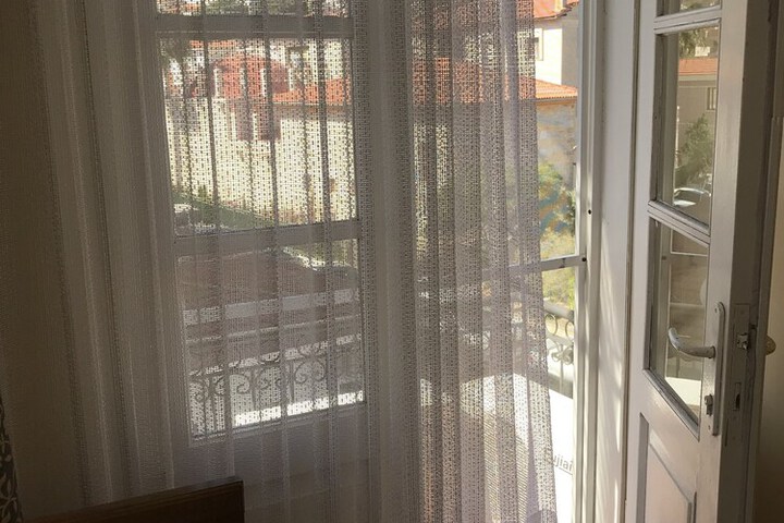 Room 9 of 35