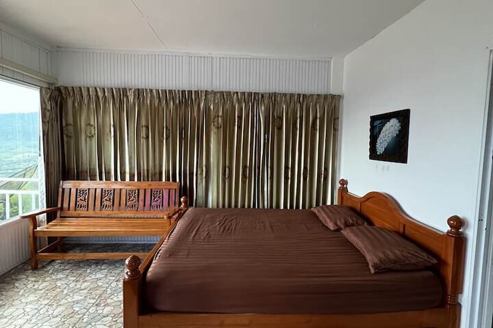 Room 11 of 60