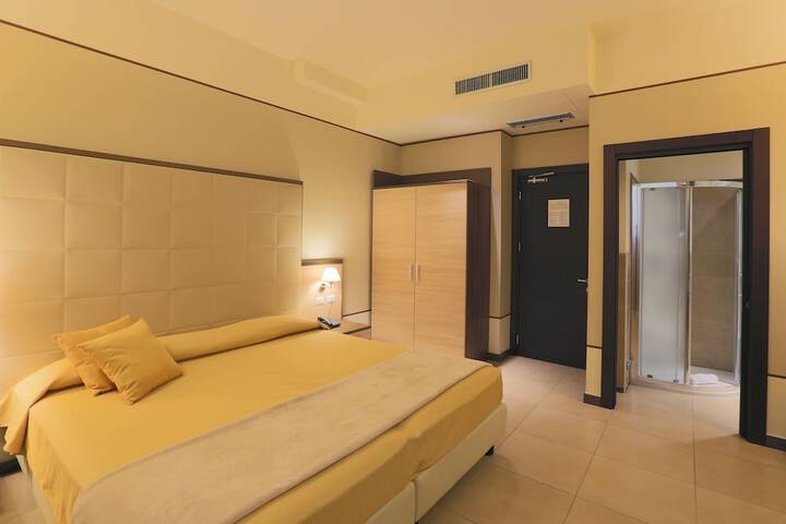 Room 4 of 31