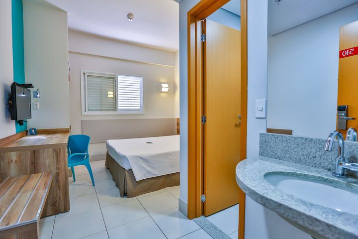 Room 13 of 43