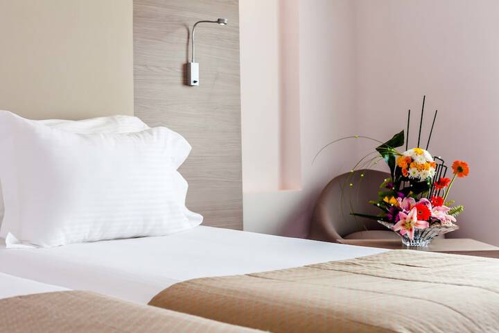 Room 20 of 184