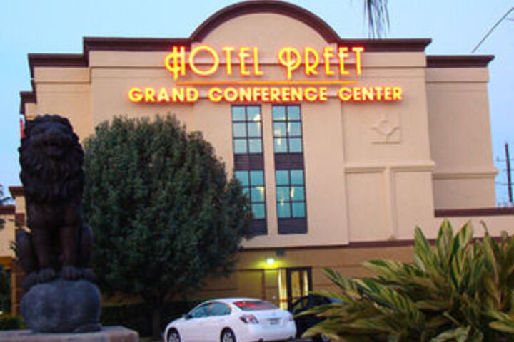 Exterior of Hotel Preet Houston Southwest