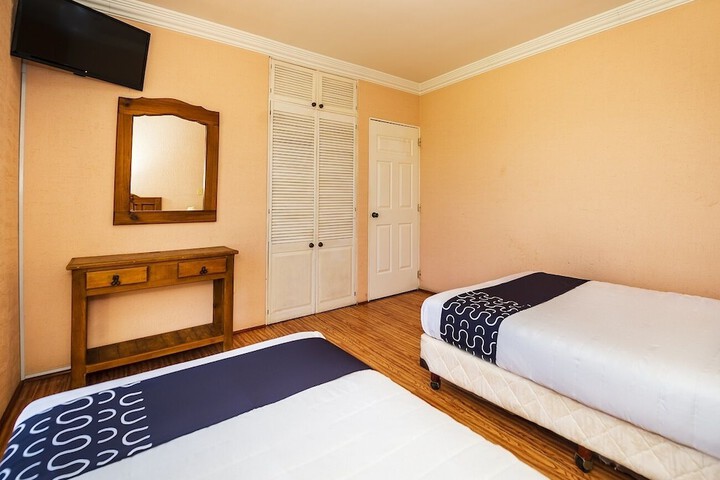Room 16 of 36