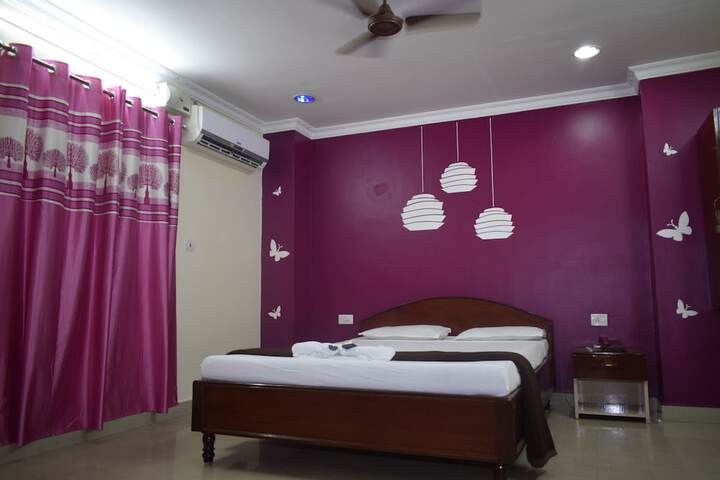Room 3 of 18