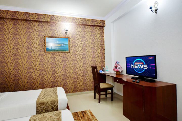 Room 12 of 34