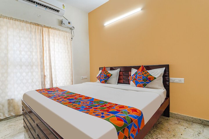 Room 15 of 32