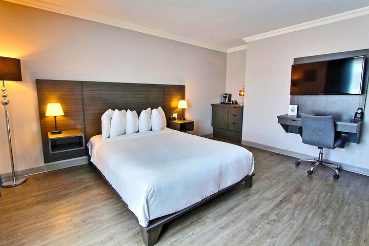 Room 32 of 59