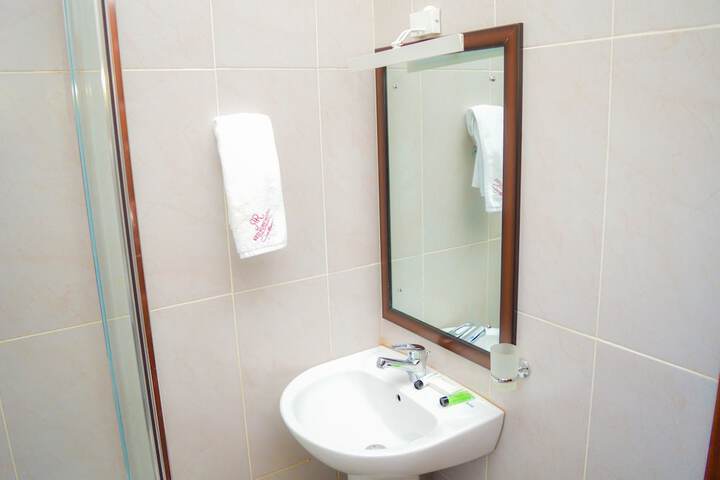 Room 18 of 27