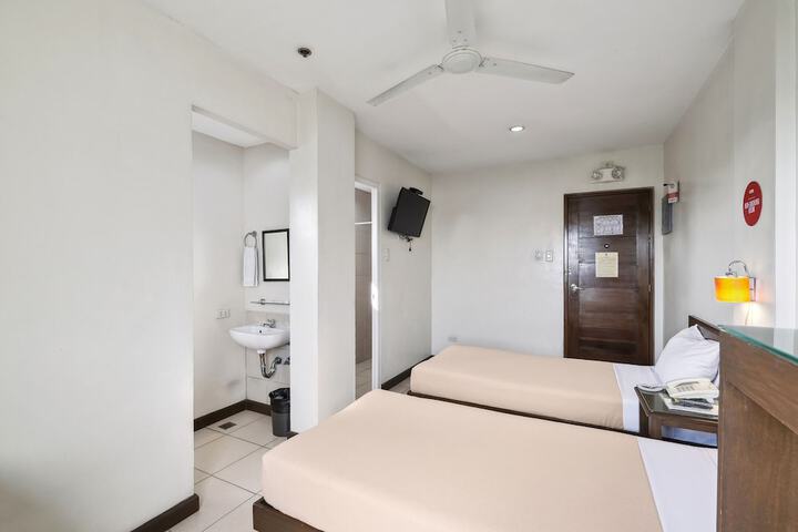Room 13 of 26