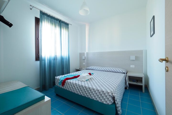 Room 4 of 24