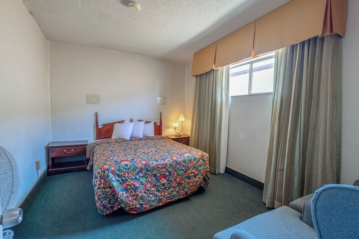 Room 12 of 68