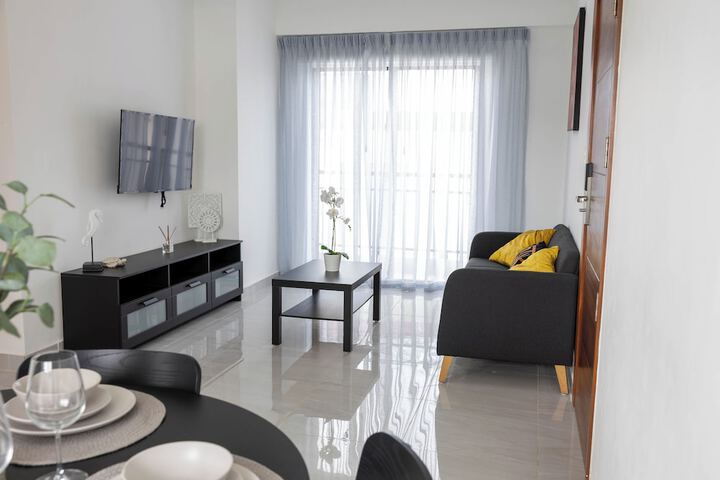 Room 8 of 13