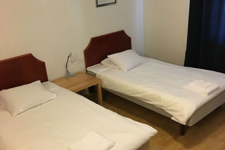 Room 6 of 22