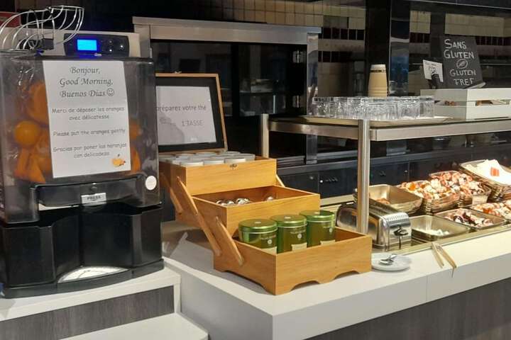 Breakfast/Coffee Service 37 of 71