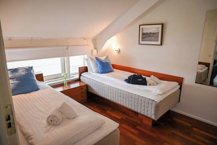 Room 10 of 52