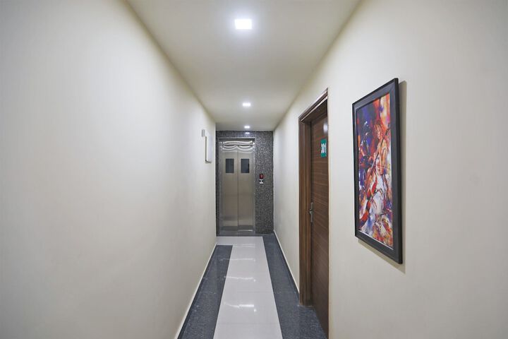 OYO 8526 SD ROYAL INN