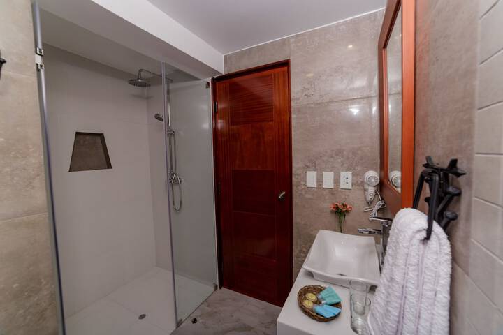 Room 27 of 46