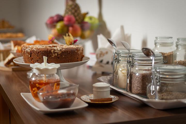 Breakfast/Coffee Service 101 of 123