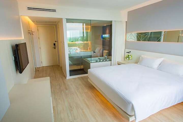 Room 5 of 61