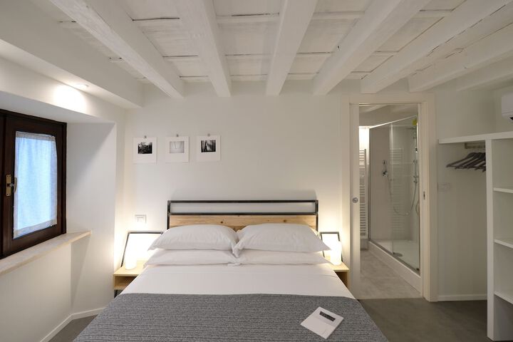 Room 3 of 36