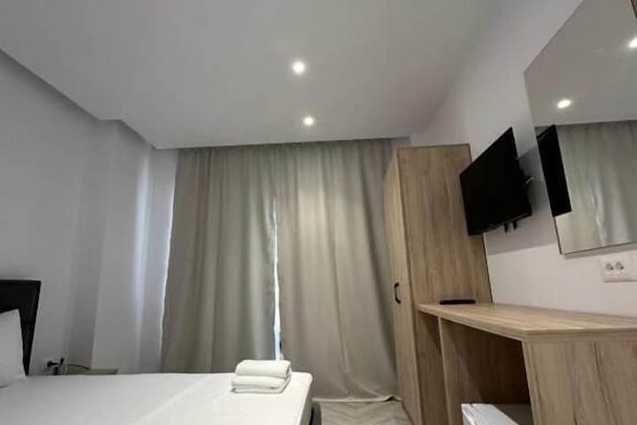 Room 17 of 96