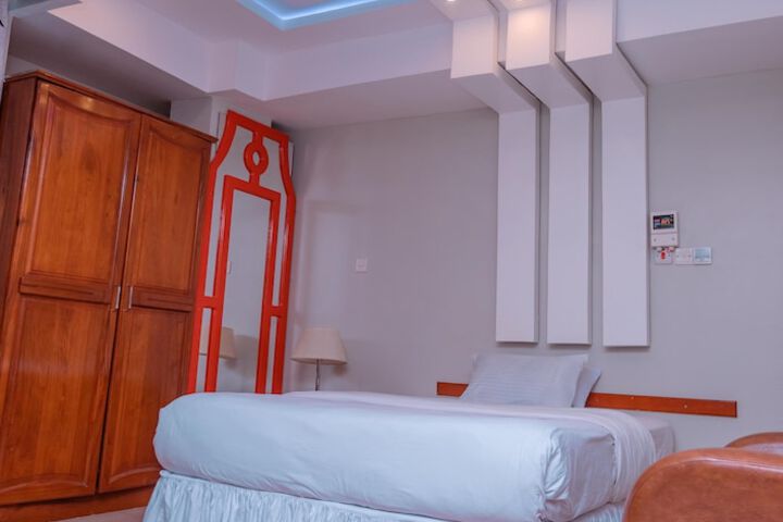 Room 8 of 46