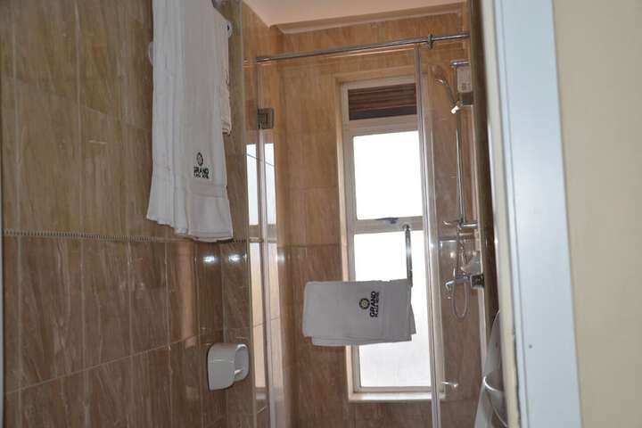 Room 16 of 37