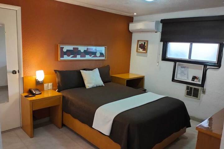 Room 8 of 34