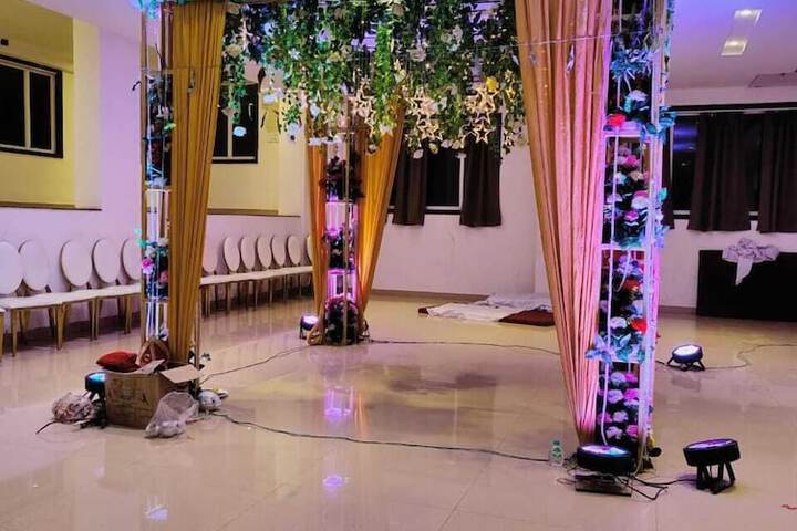 Ballroom/Hall 40 of 54
