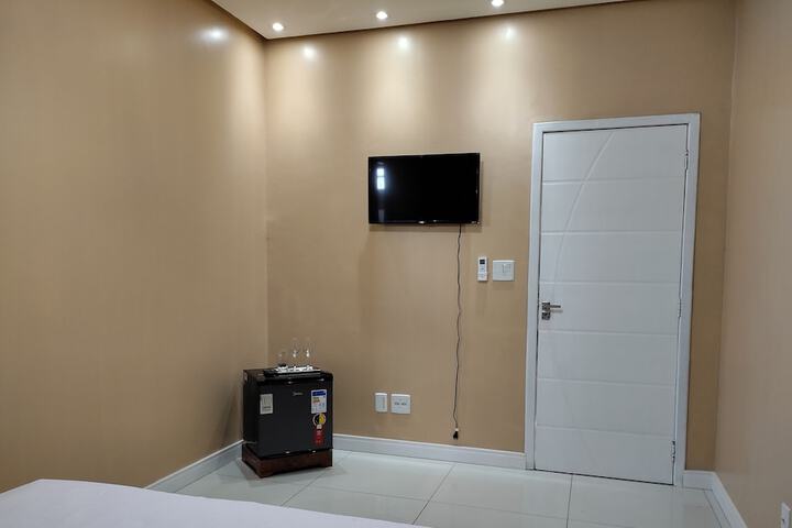 Room 5 of 10