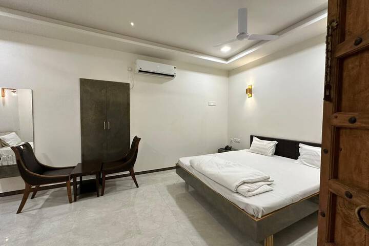 Room 18 of 49