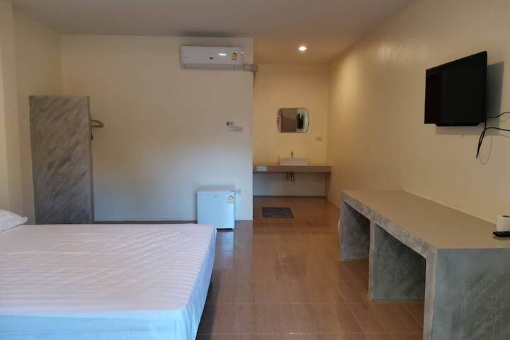 Room 9 of 18