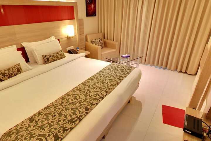 Room 4 of 18