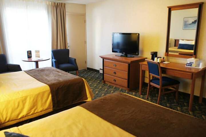 Room 18 of 108