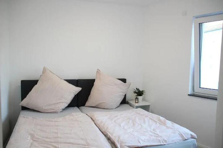 Room 3 of 10