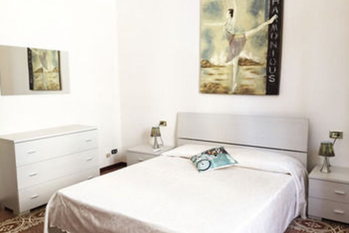 Room 102 of 160