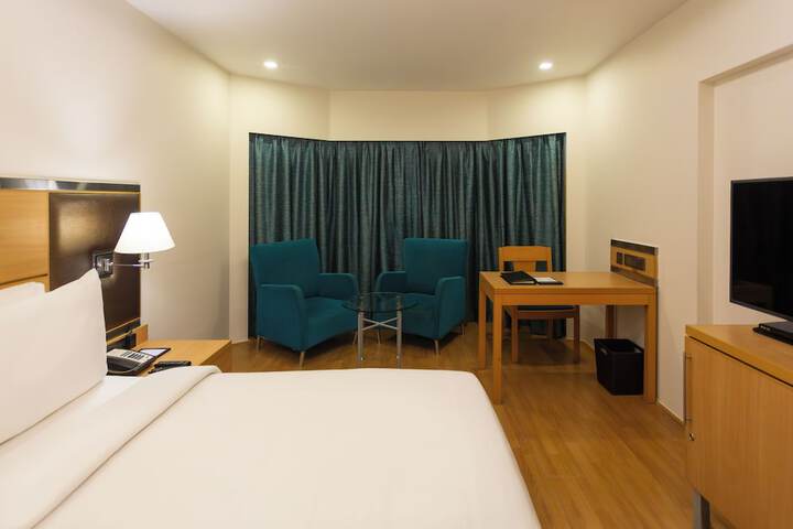 Room 13 of 35