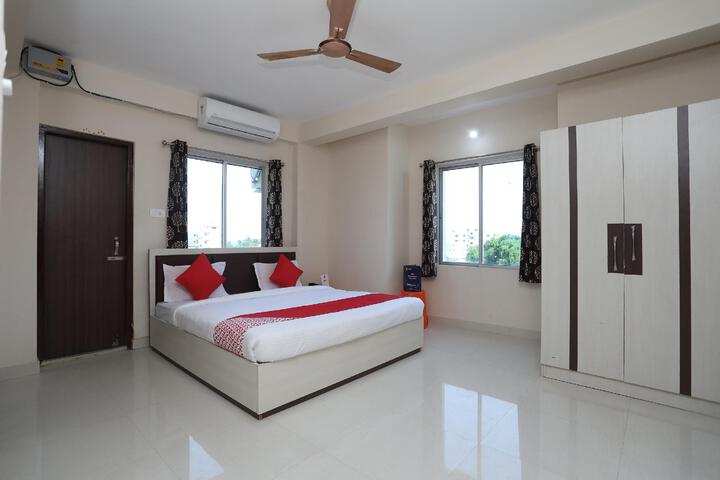 Room 4 of 5