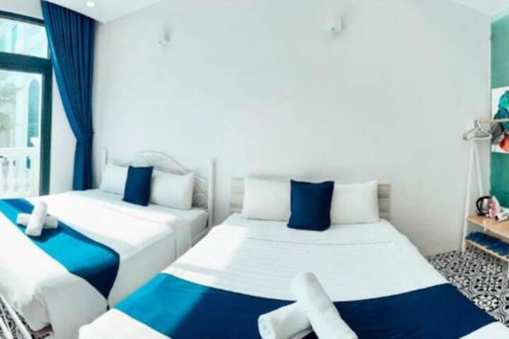 Room 6 of 24