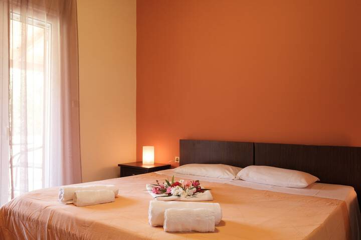 Room 10 of 36