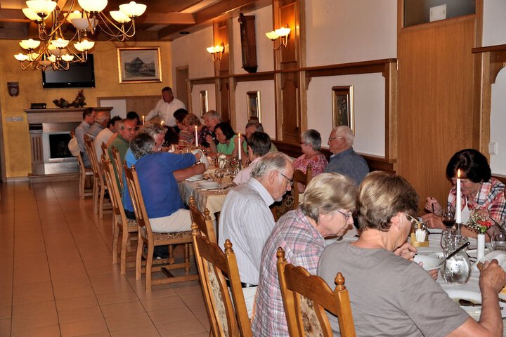 Dining 34 of 80